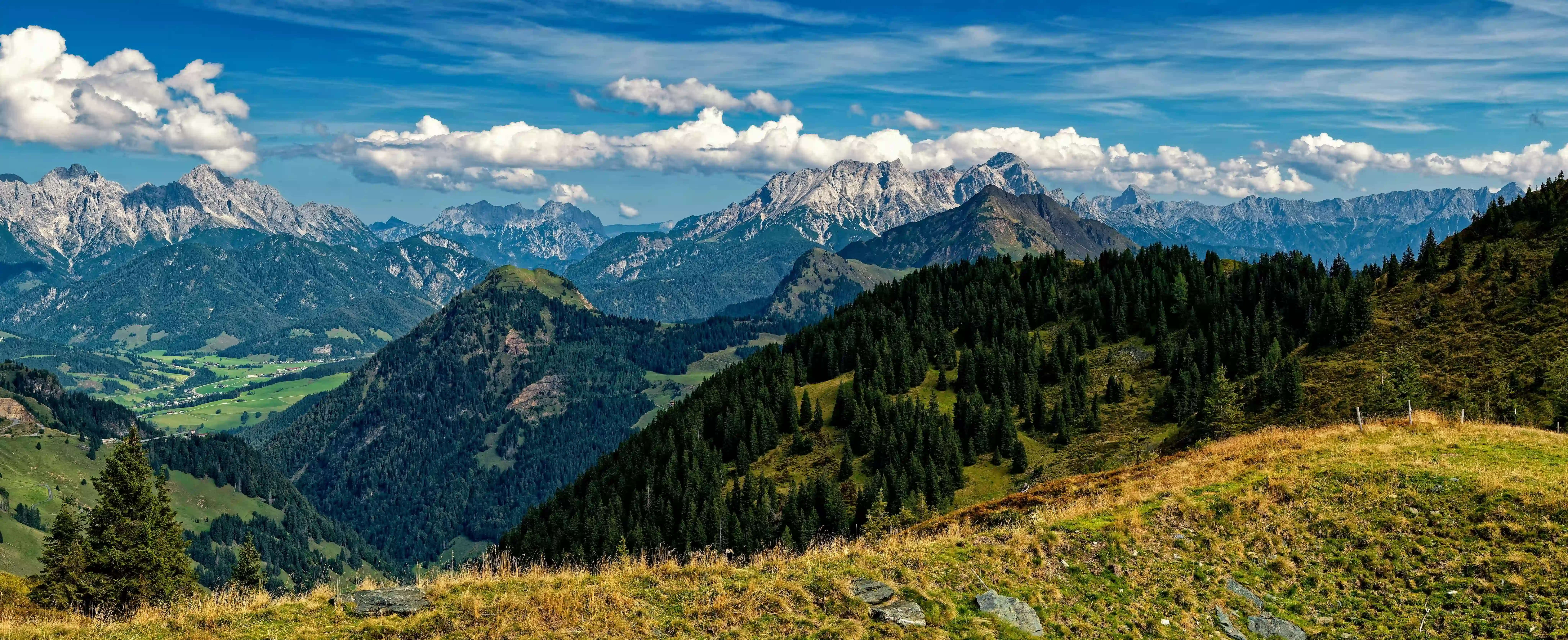 Murree Heights luxury room and mountain scenery